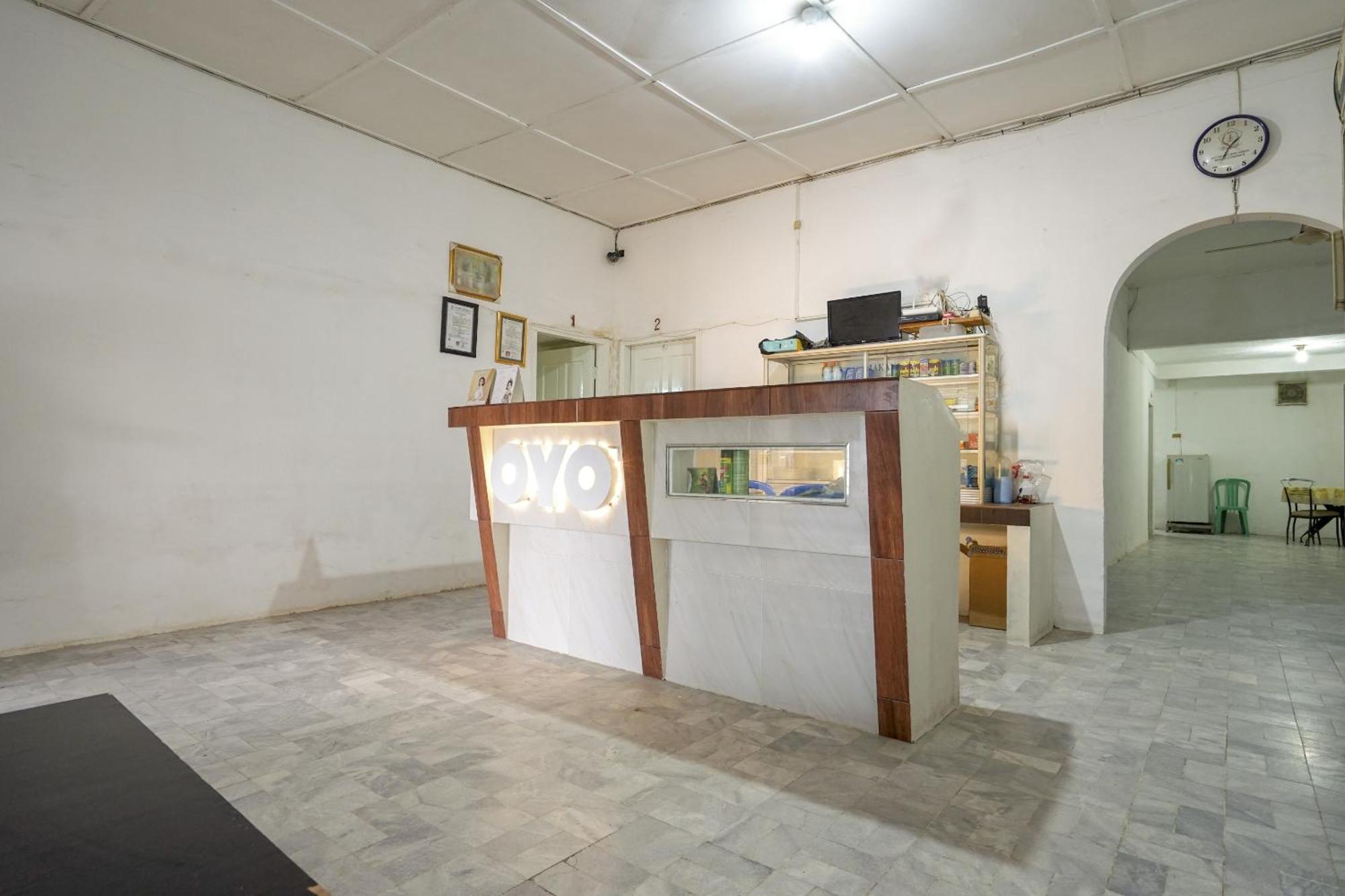 Super Oyo 1868 Penginapan Sekip Palembang Ngoại thất bức ảnh