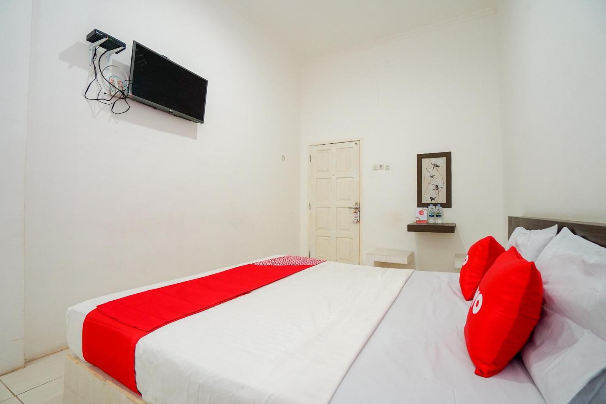 Super Oyo 1868 Penginapan Sekip Palembang Ngoại thất bức ảnh